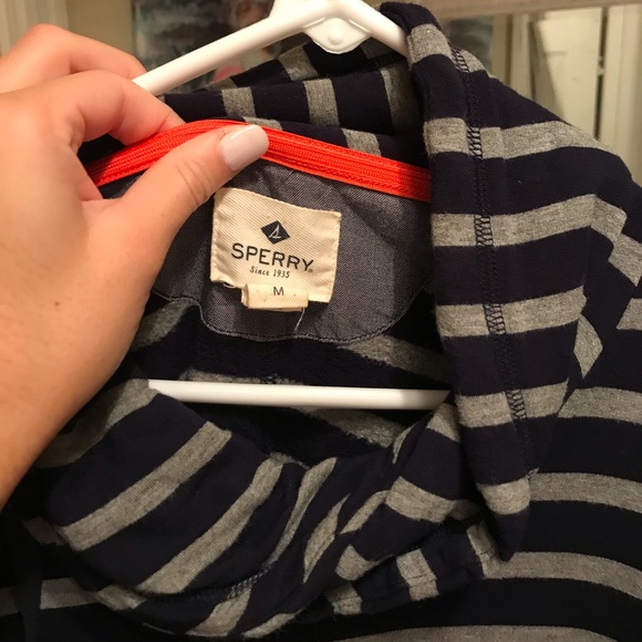 Sperry pullover - Picture 2 of 3